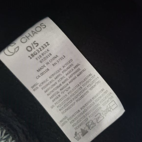 Chaos black & gray toque hat scarf set - Picture 5 of 11